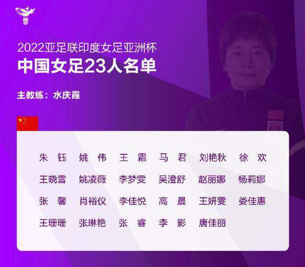 说着，将那张黑金卡掏出来，拍在了桌子上。
